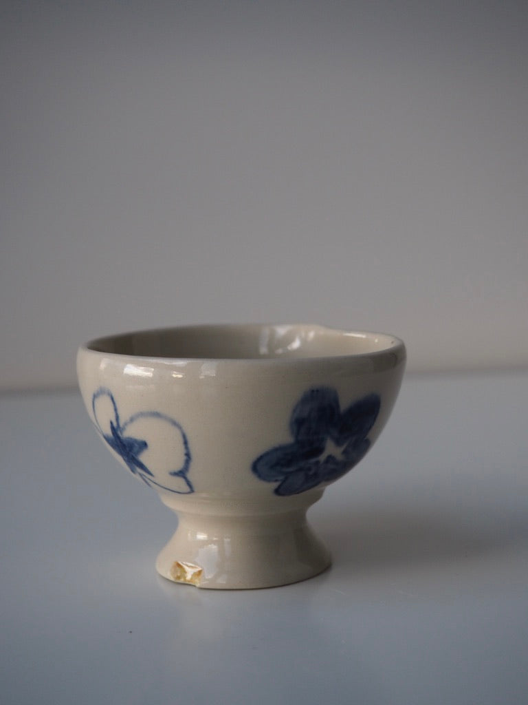 Half moon cup